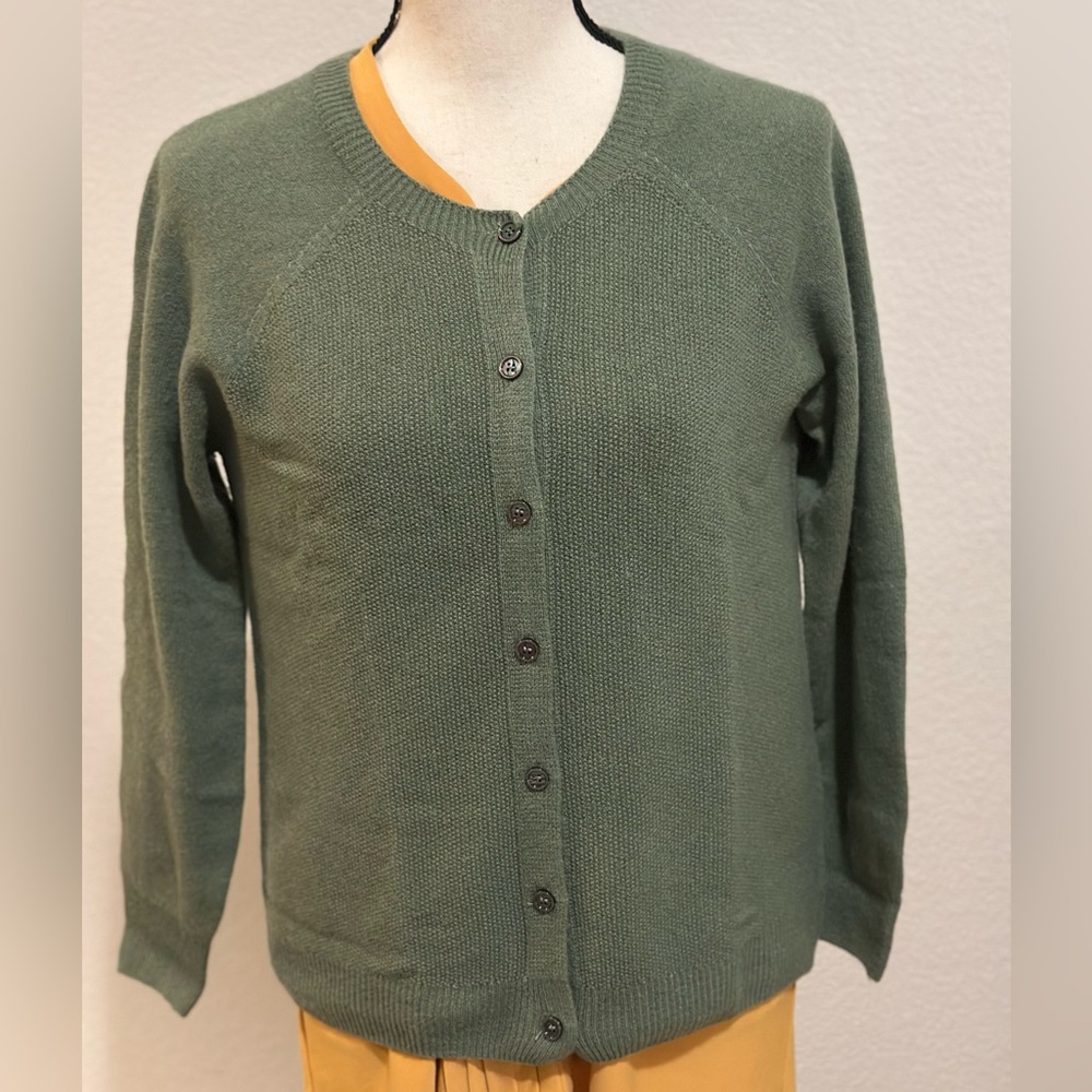 Elegant Merino Wool Cardigan for Women - Cozy & Stylish